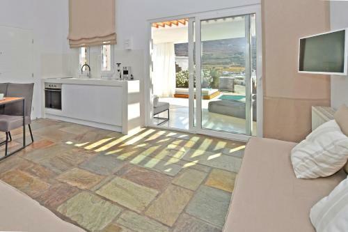 Villa Tinos Blend Suites