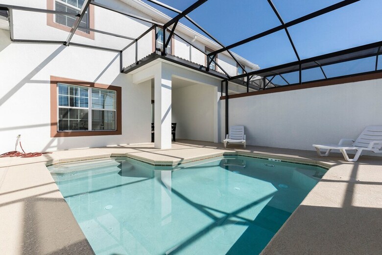Lovely Vacation Townhouse With Pool Sl3103