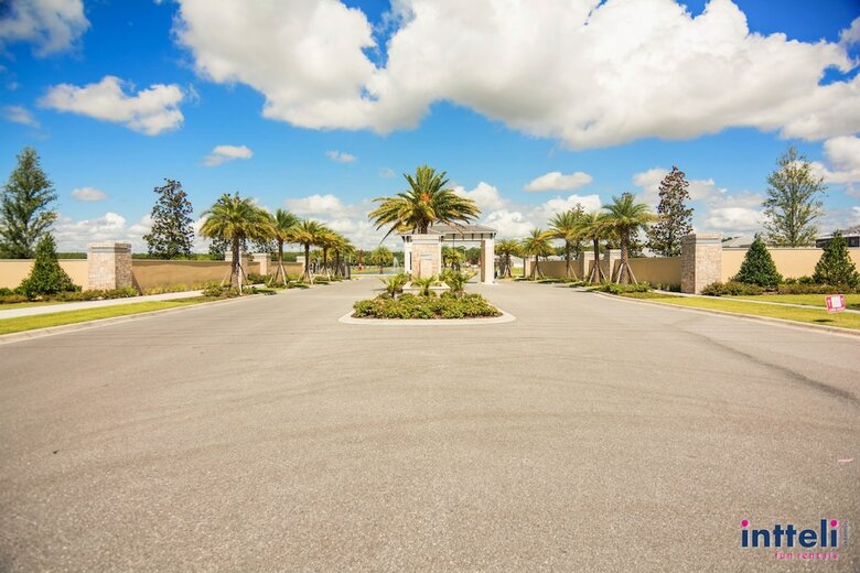 Stunning Vacation Home So3890
