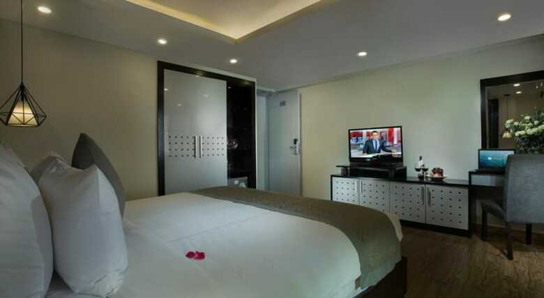 Rising Dragon Palace Hotel