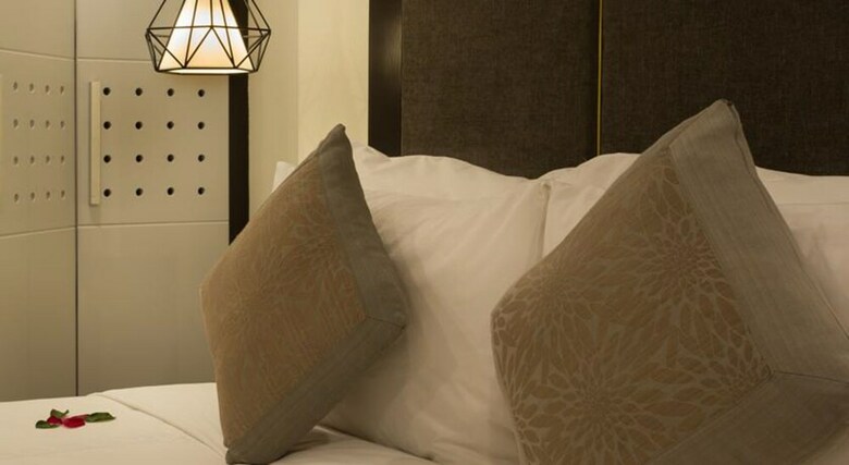 Rising Dragon Palace Hotel