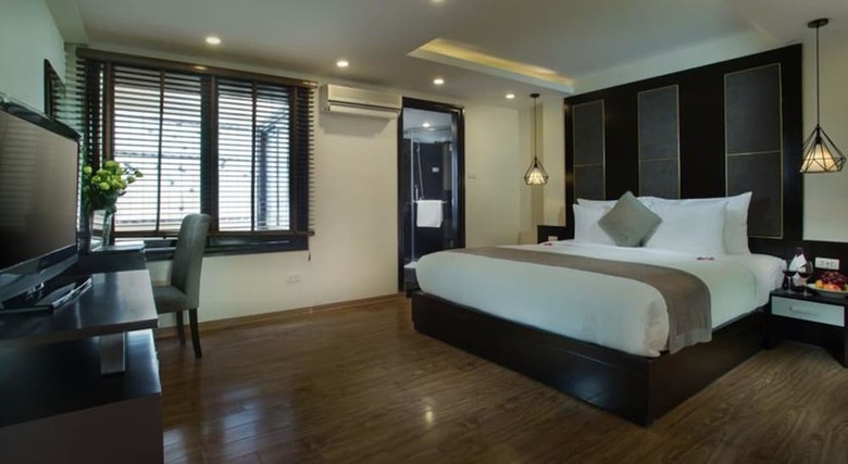 Rising Dragon Palace Hotel