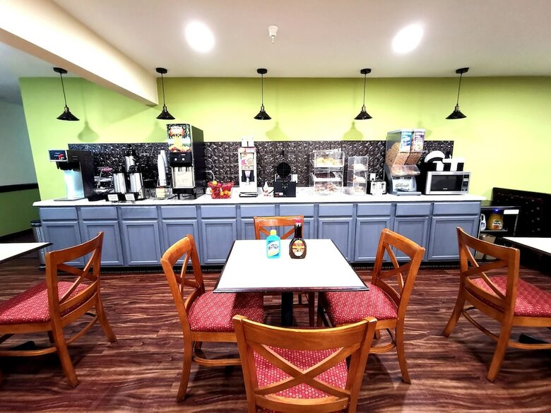 Hotel Travel Inn & Suites