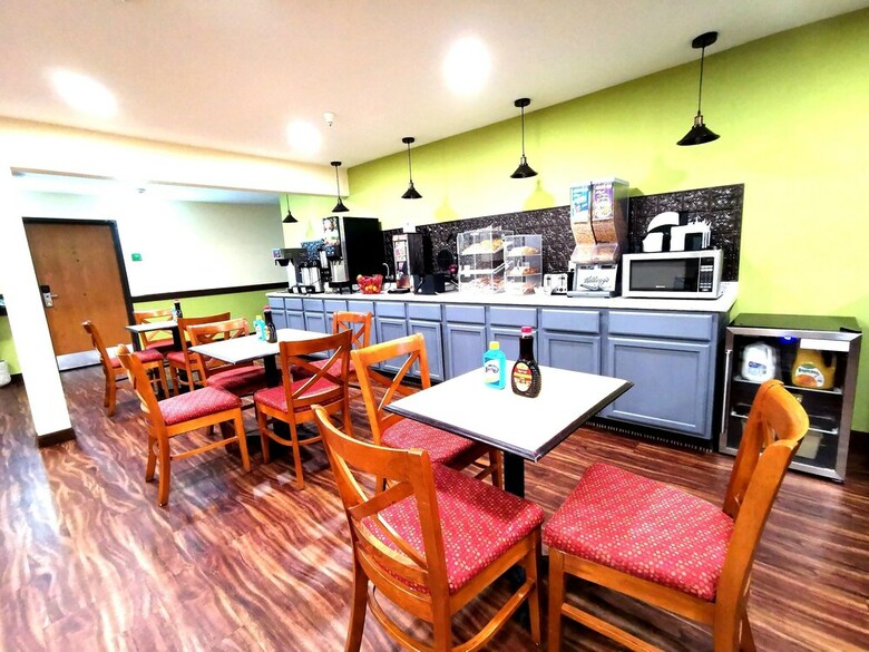 Hotel Travel Inn & Suites