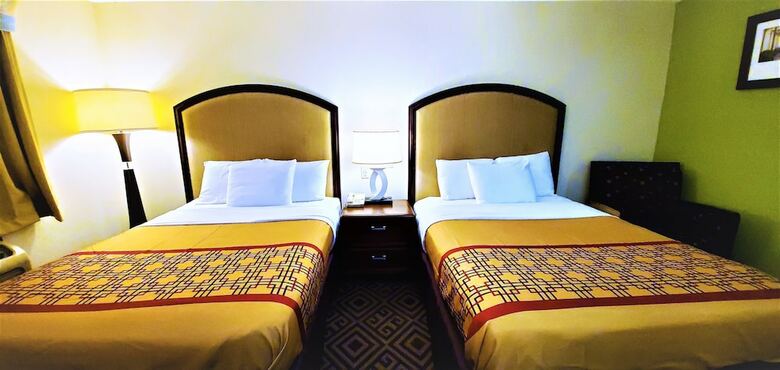 Hotel Travel Inn & Suites