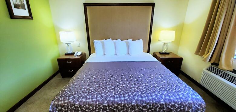 Hotel Travel Inn & Suites