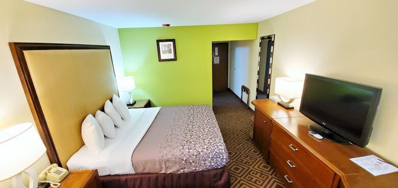Hotel Travel Inn & Suites