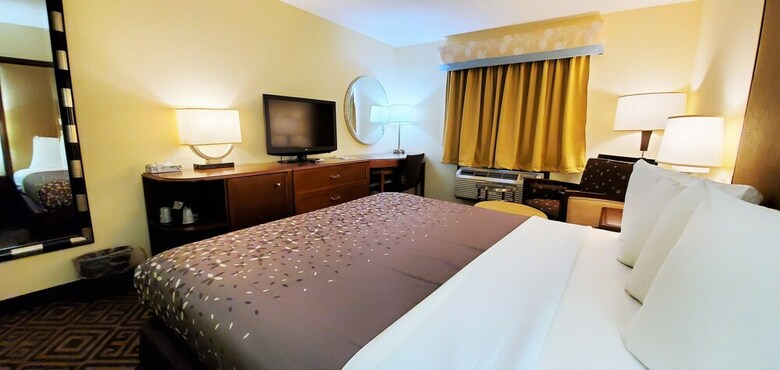 Hotel Travel Inn & Suites