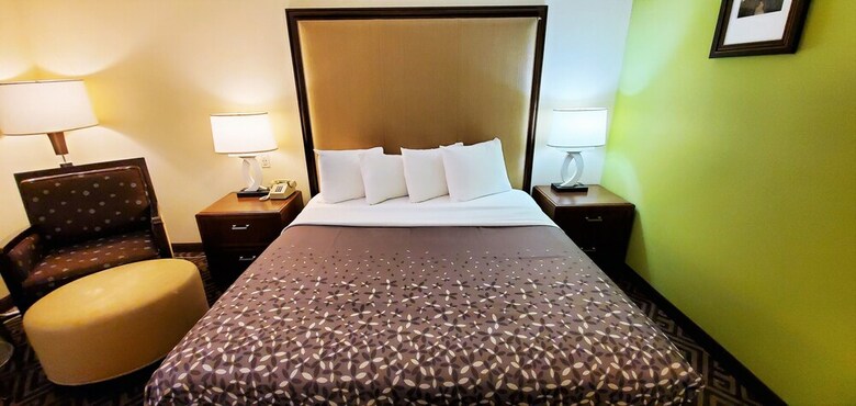 Hotel Travel Inn & Suites