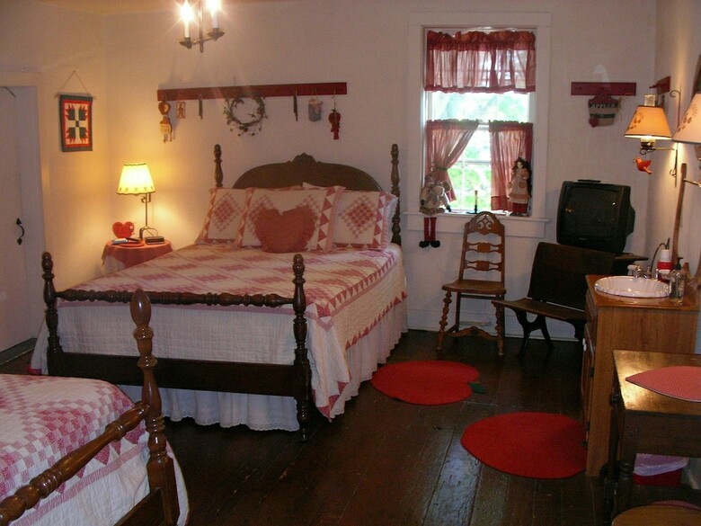 The Pines Of Dresden Bed And Breakfast