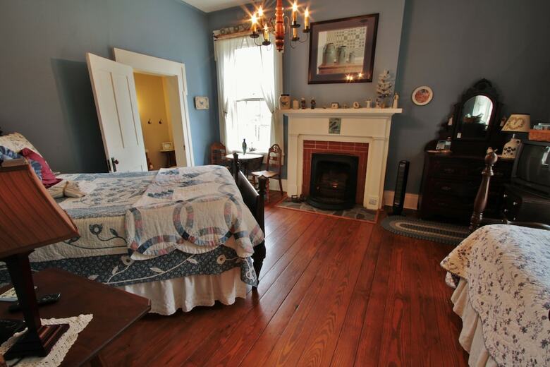 The Pines Of Dresden Bed And Breakfast