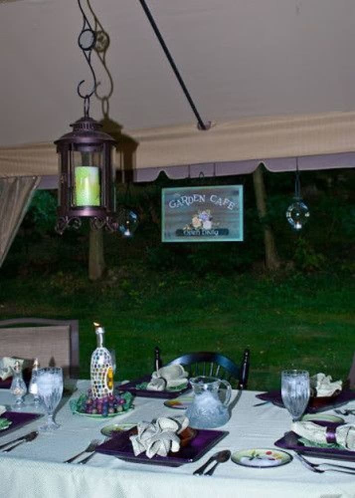 The Pines Of Dresden Bed And Breakfast