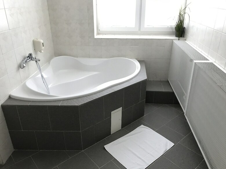 Hotel Hubert Nov� Z�mky