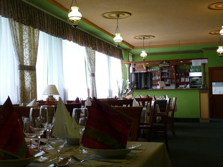 Hotel Hubert Nov� Z�mky