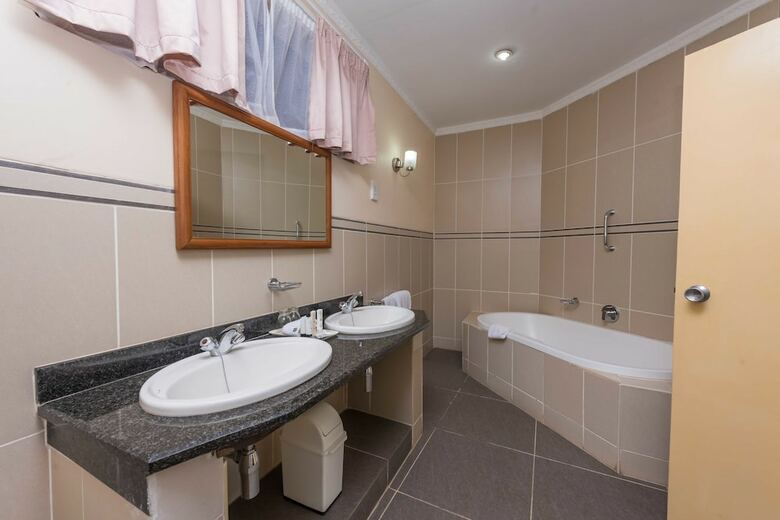 Hotel Sunbird Nkopola Lodge