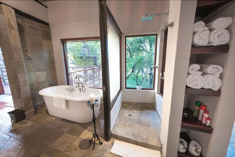 Posada Shumbalala Game Lodge