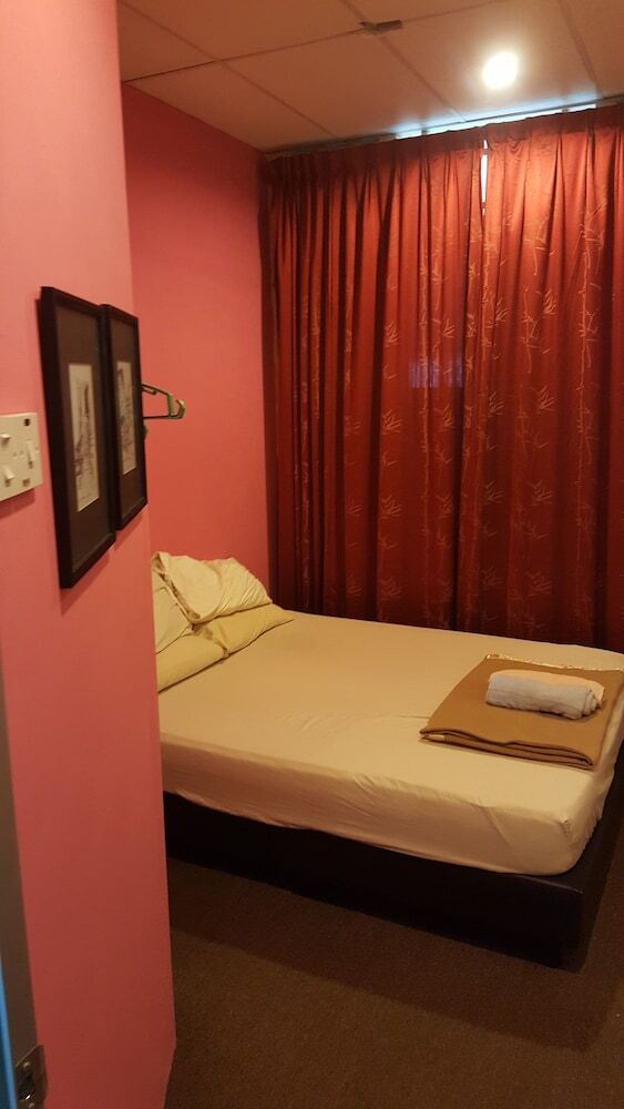 Hostal Bahari Twenty8