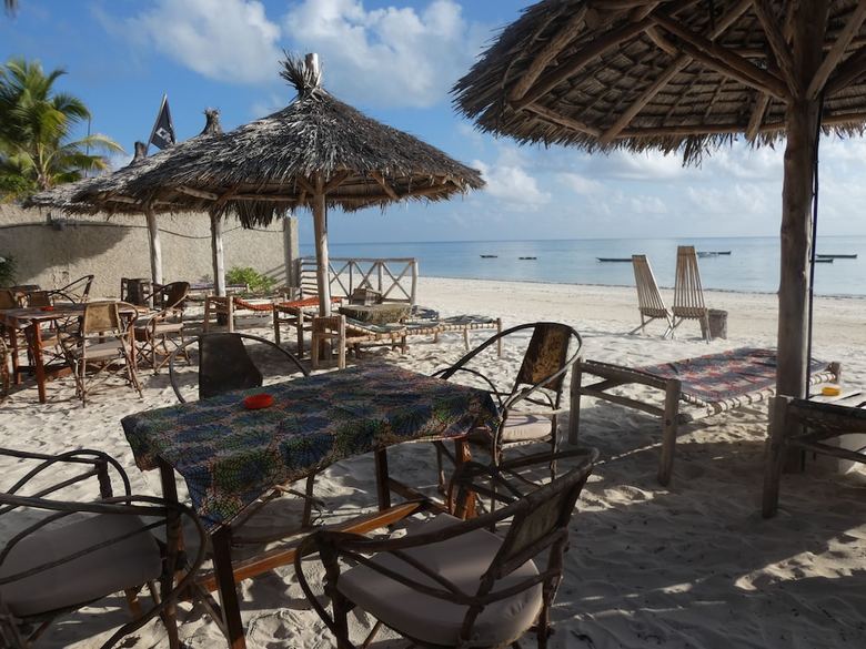 Bed & Breakfast Bahari Pizza Restaurant And Bungalows