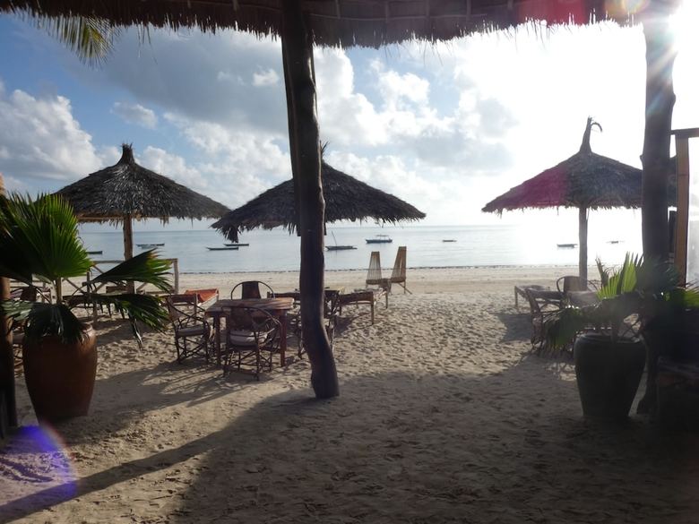 Bed & Breakfast Bahari Pizza Restaurant And Bungalows
