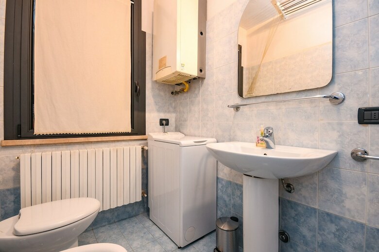 Desenzanoloft: Yellow Apartment