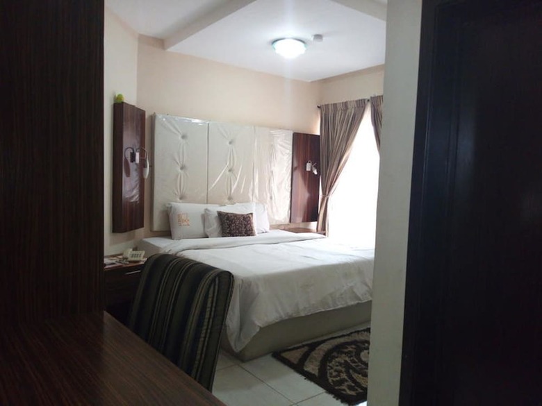 Danest Hotel & Suites