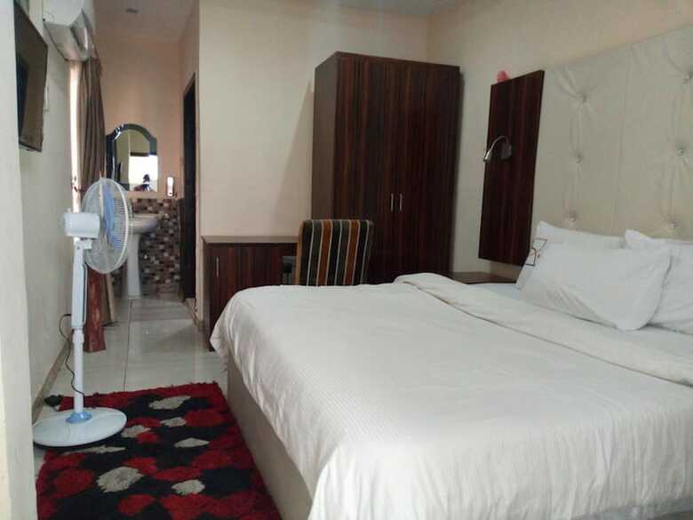 Danest Hotel & Suites