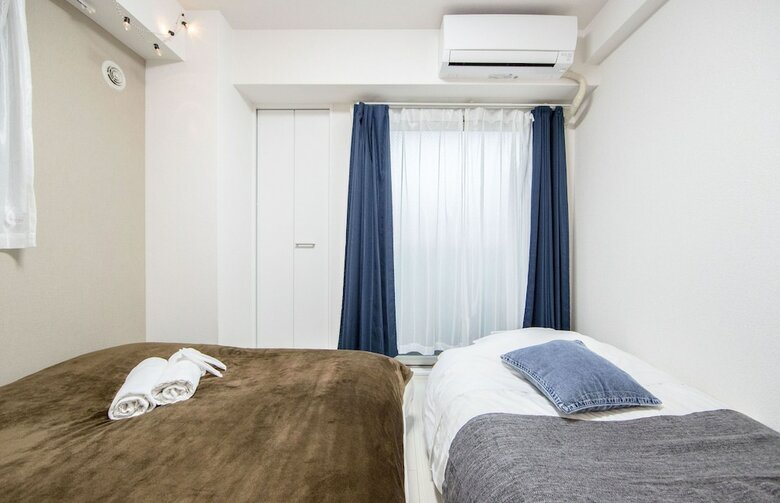 Apartamentos Naniwa Tsutenkaku Hotel