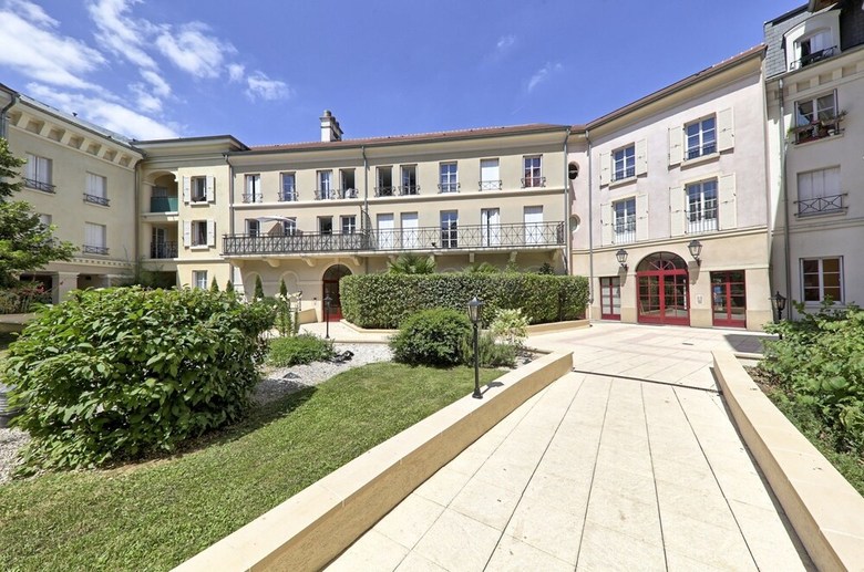 Parkside Apartment I