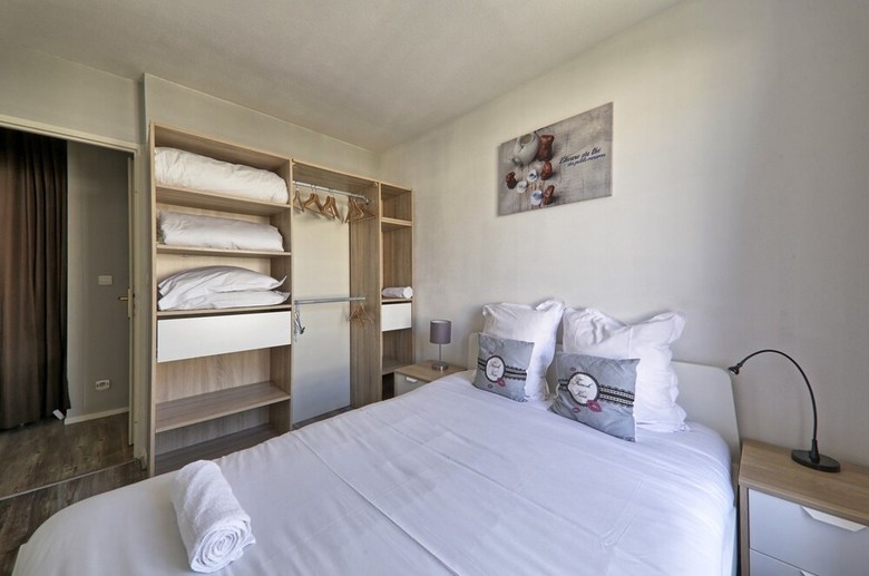 Parkside Apartment I
