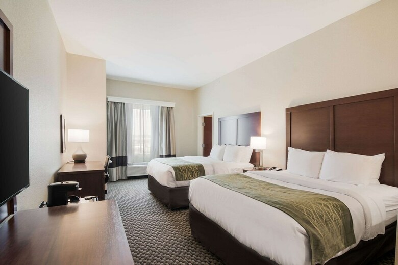 Hotel Comfort Inn And Suites