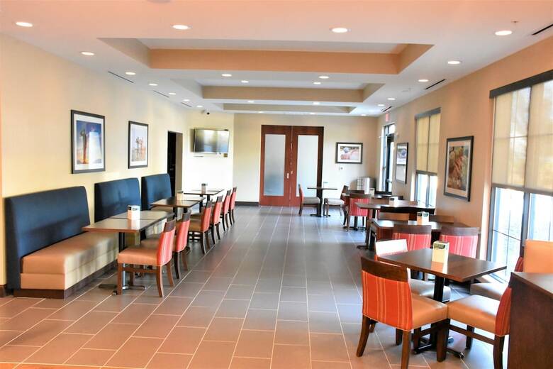 Hotel Comfort Inn And Suites