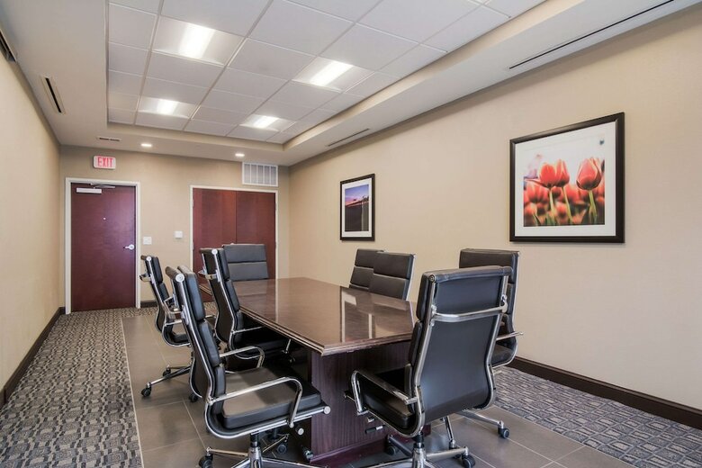 Hotel Comfort Inn And Suites