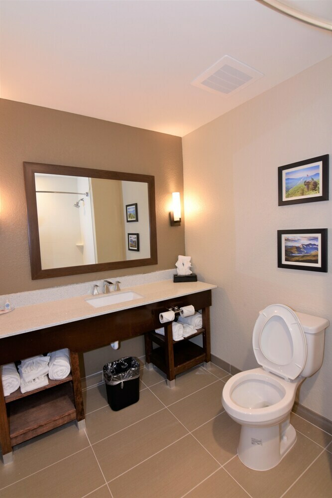 Hotel Comfort Inn And Suites