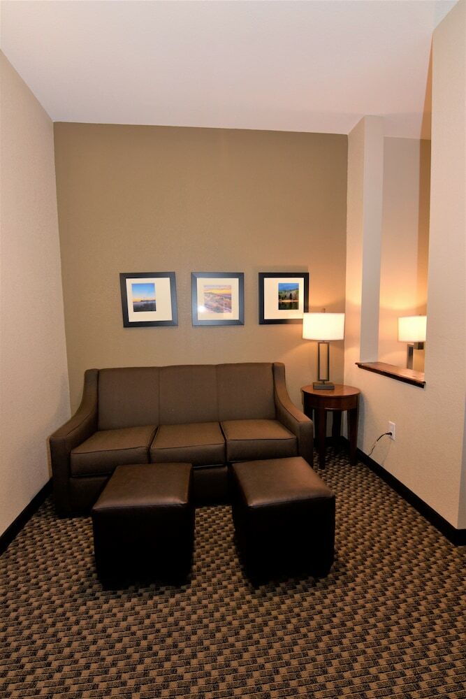 Hotel Comfort Inn And Suites