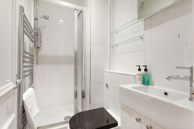 Cosy Central Soho City Studio Apartment