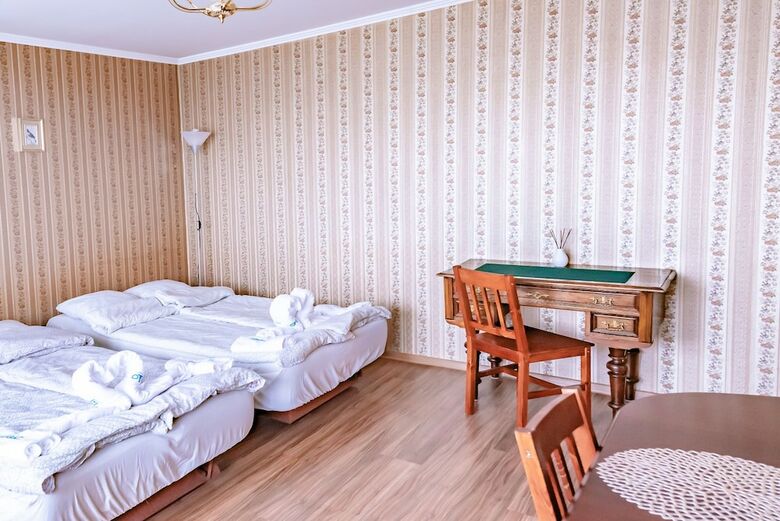 Hotel Retro Rooms In Cracow City Centre