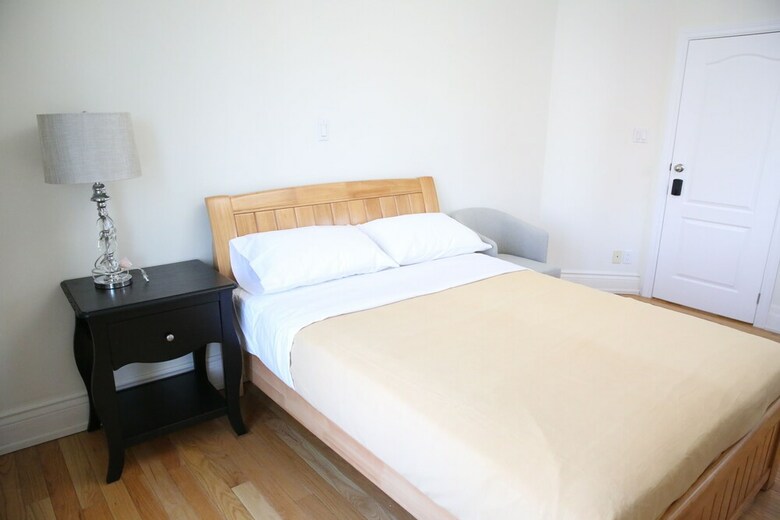 Apartamentos Elegant Suite At 700 Bathurst
