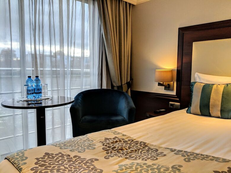 Hotel Select Ms Charles Dickens - D�sseldorf