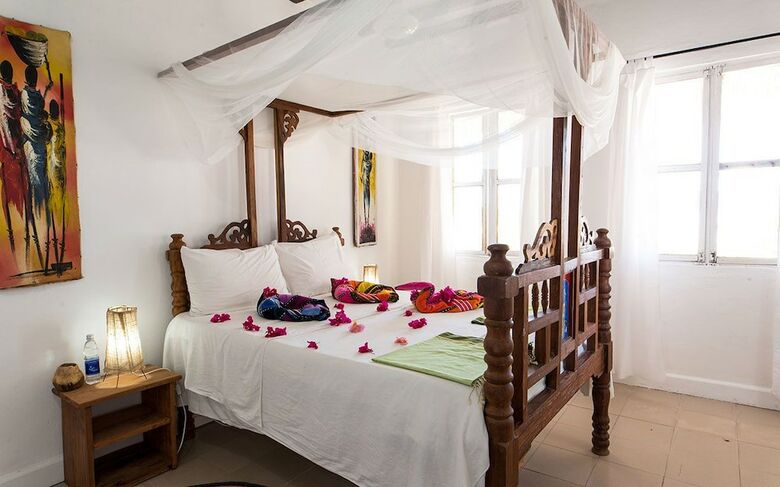 Hotel Driftwood Beach Lodge