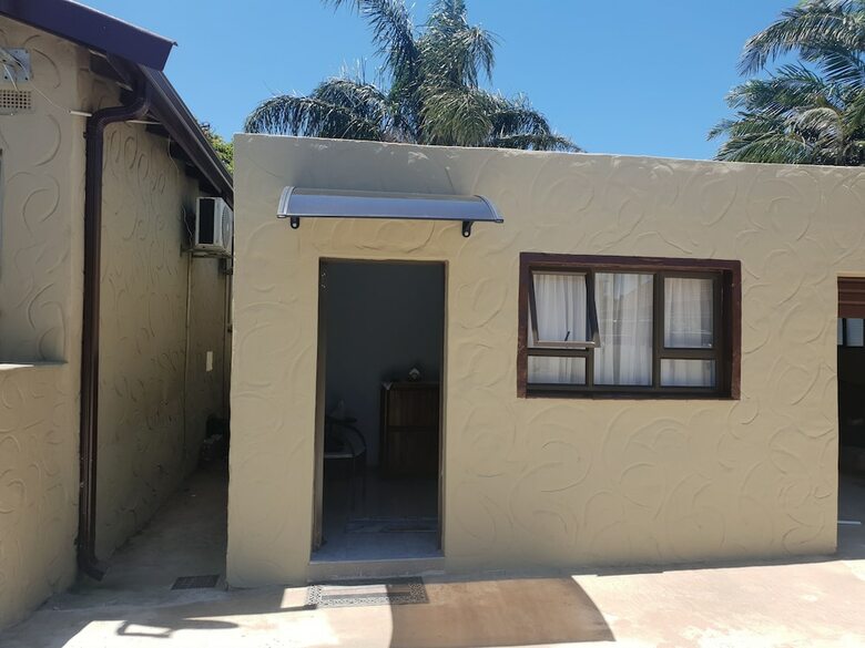 Hotel Iqhayiya Guest House