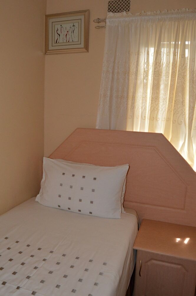 Hotel Iqhayiya Guest House