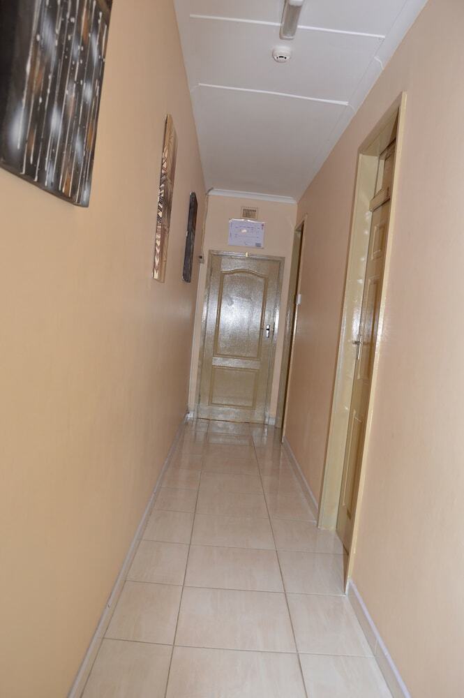 Hotel Iqhayiya Guest House