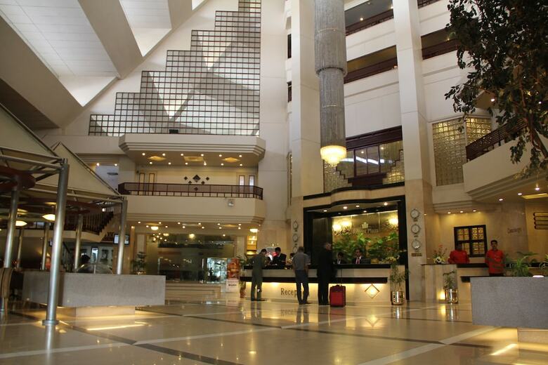 Regent Plaza Hotel & Convention Centre
