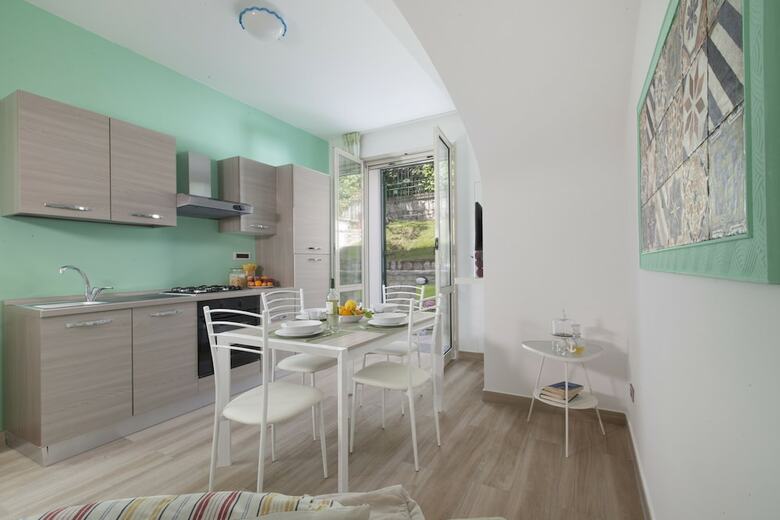 G&g Sorrento Apartments