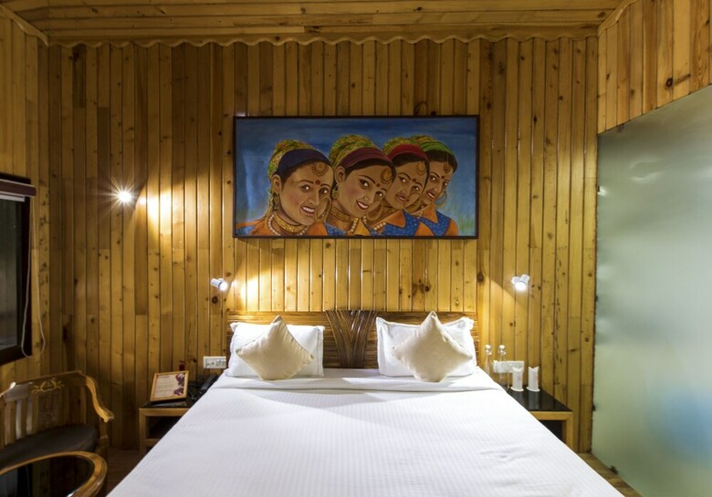 Hotel Crimson Park Residency-the Pahadi