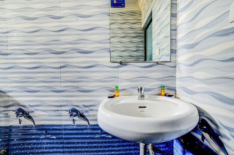Hotel Fabexpress Purushottam Residency
