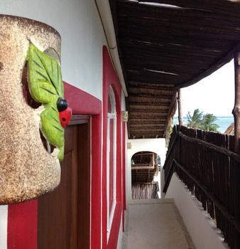 El Hotelito