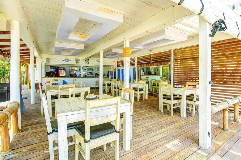 Aparthotel Los Corales Villas Ocean Front