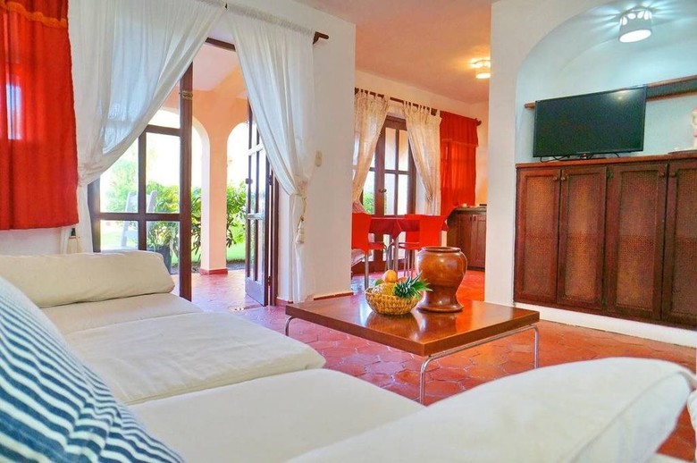 Aparthotel Los Corales Villas Ocean Front