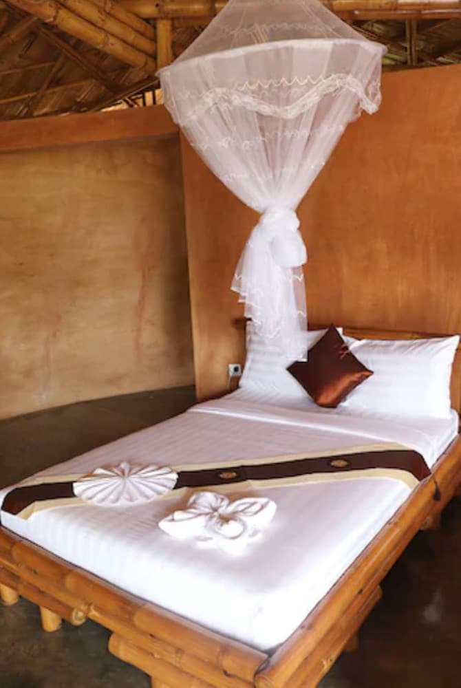 Hotel Hanchey Bamboo Resort